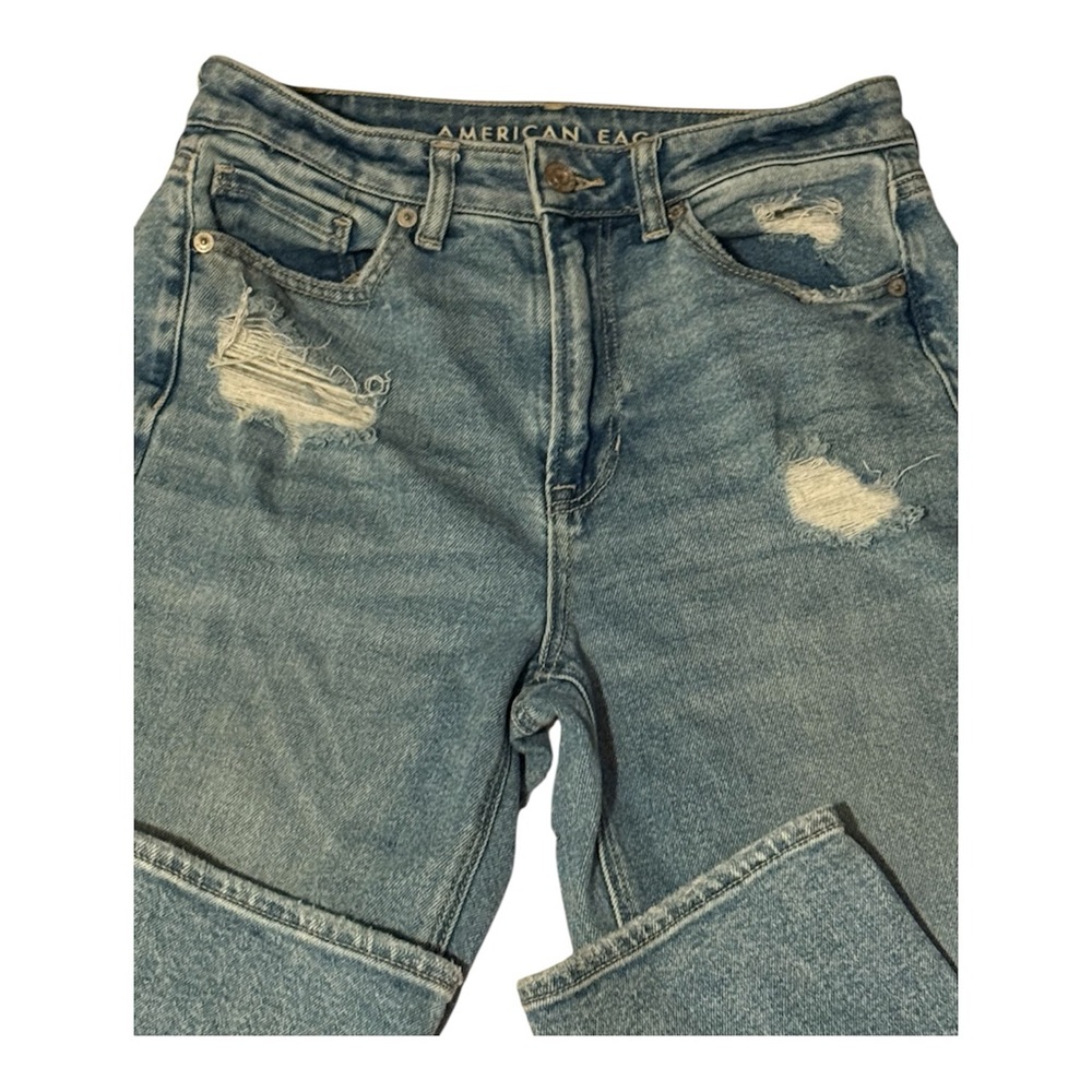 American Eagle High Rise Mom Straight Jeans in a light wash distressed size 4 - Picture 2 of 5